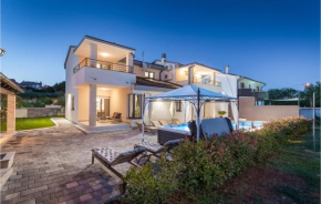 Gorgeous Home In Stinjan